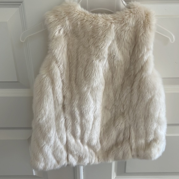 Zara girls faux fur vest - Picture 3 of 5